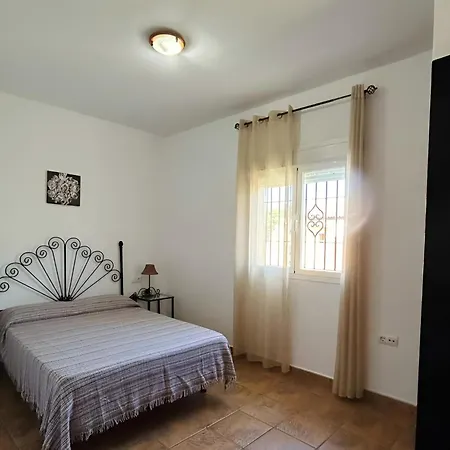 Con Piscina Privada En Urbanizacion Roche Viejo, - Es-180-17 Villa Conil De La Frontera