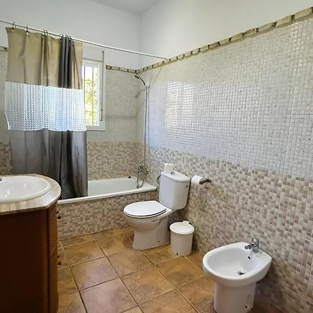 Con Piscina Privada En Urbanizacion Roche Viejo, - Es-180-17 *