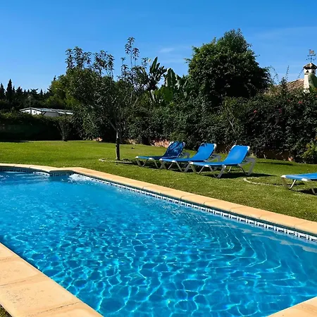 Villa Con Piscina Privada En Urbanizacion Roche Viejo, - Es-180-17 *